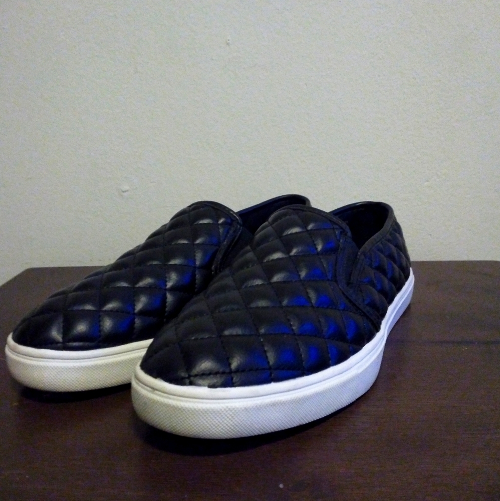 Black Slip-ons | Time and Tru